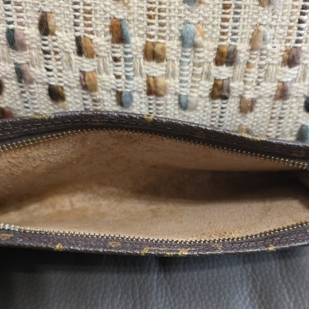 Louis Vuitton Women's Luxury Wallet - Picture 3 of 8